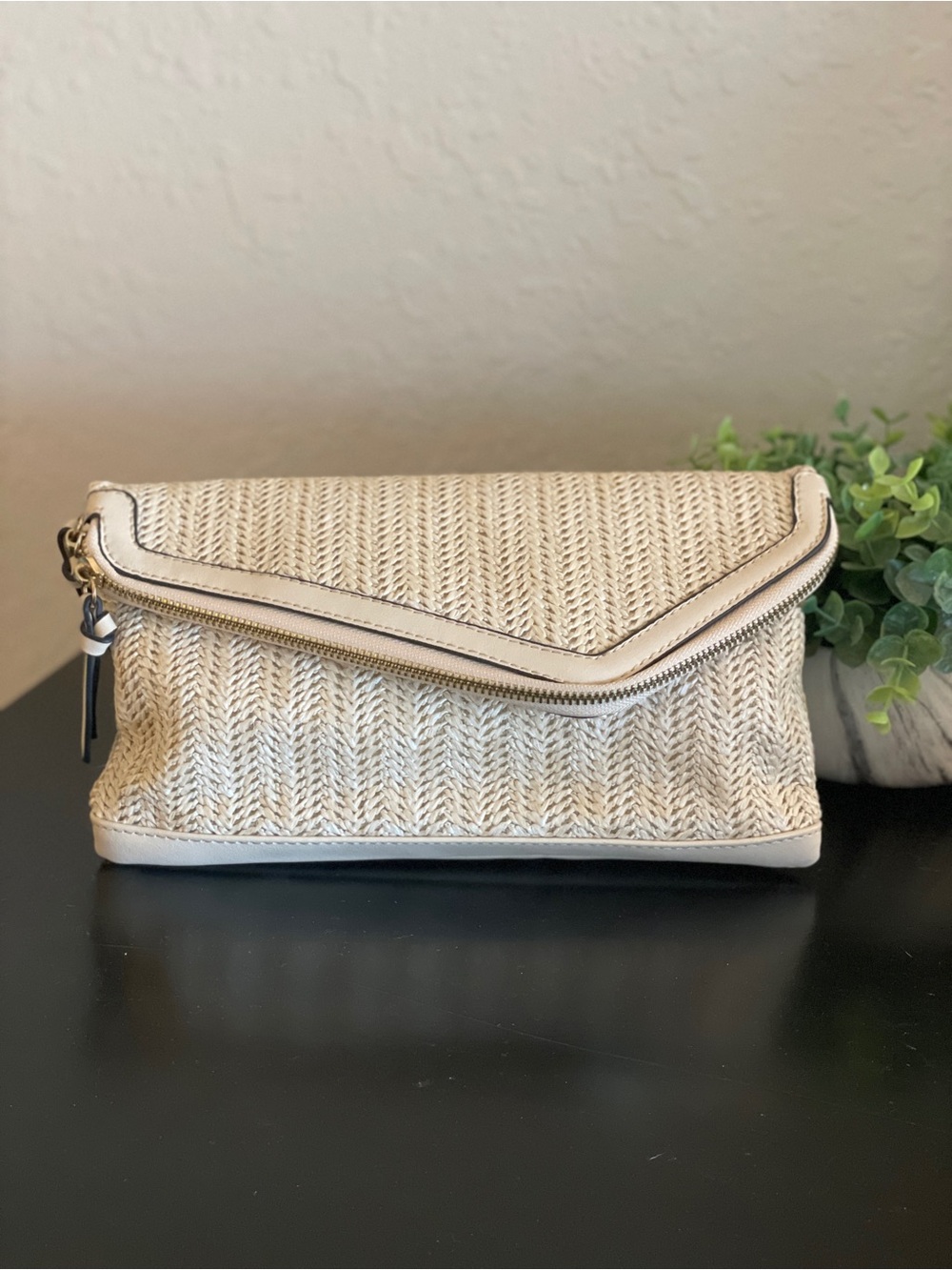 Woven Straw Fold-Over Clutch - Cream